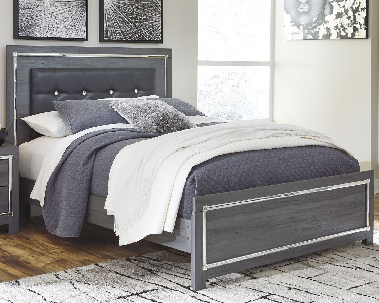 Lodanna Panel Bed