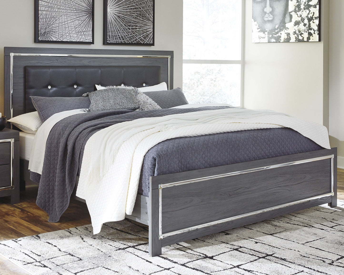 Lodanna Panel Bed