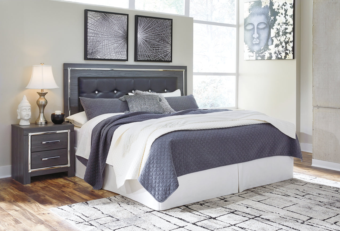 Lodanna Panel Bed