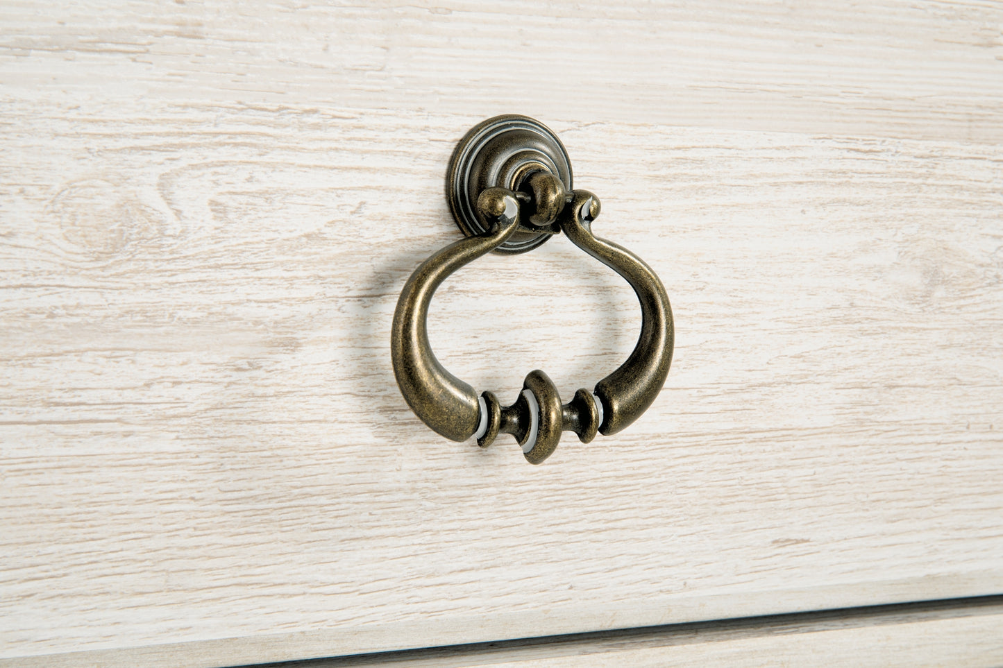 Willowton / Panel Headboard Bed With Mirrored Dresser, Chest And Nightstand