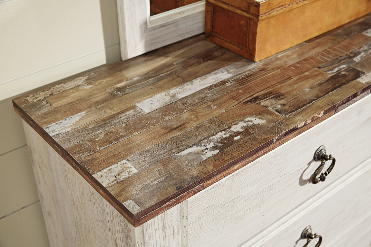 Willowton / Panel Headboard Bed With Mirrored Dresser, Chest And Nightstand